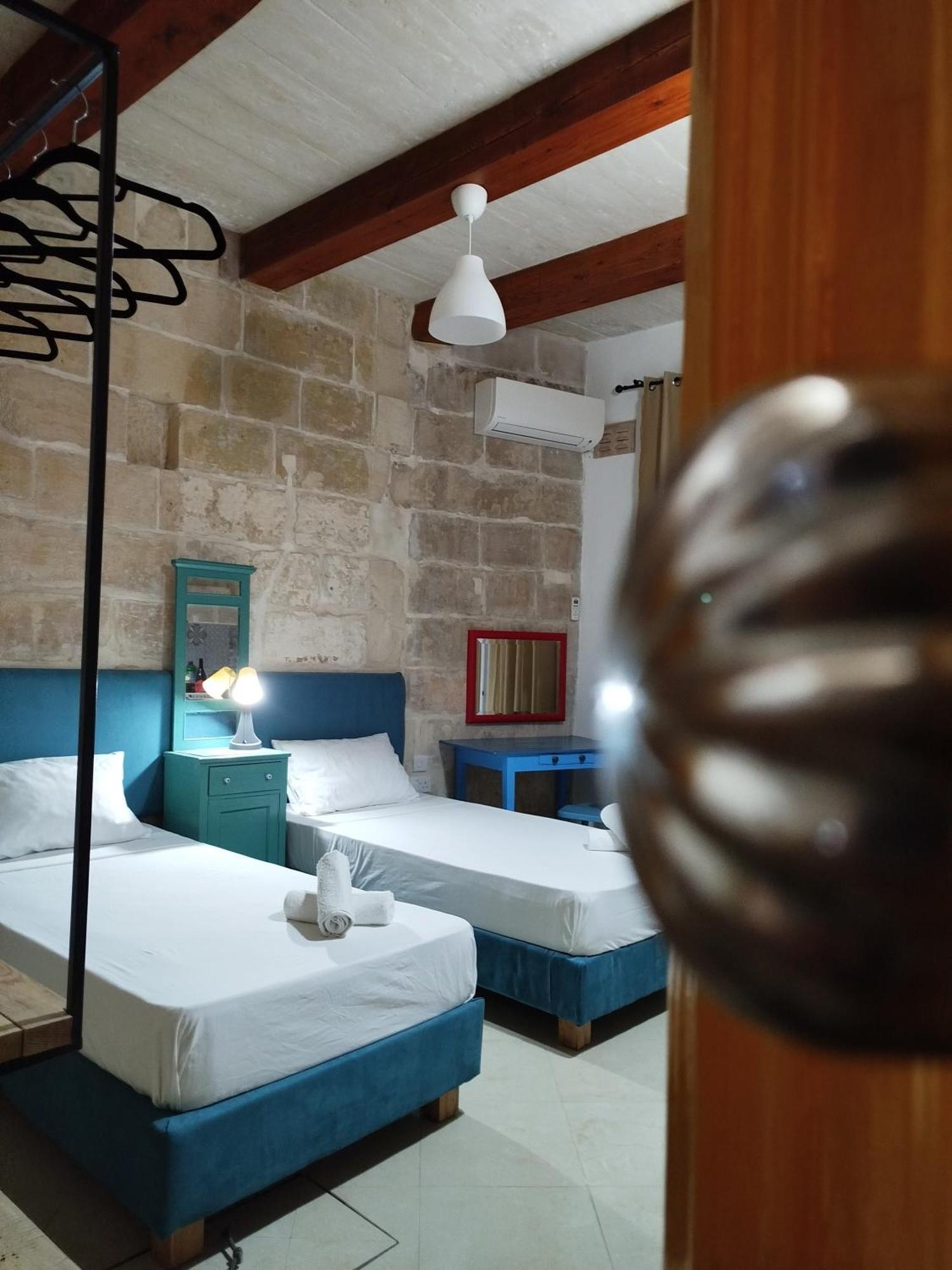 Limestone Sun Suites Слима Экстерьер фото