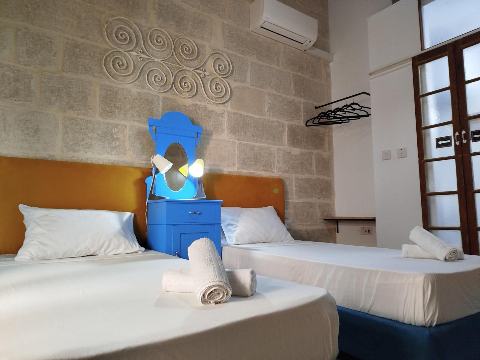 Limestone Sun Suites Слима Экстерьер фото