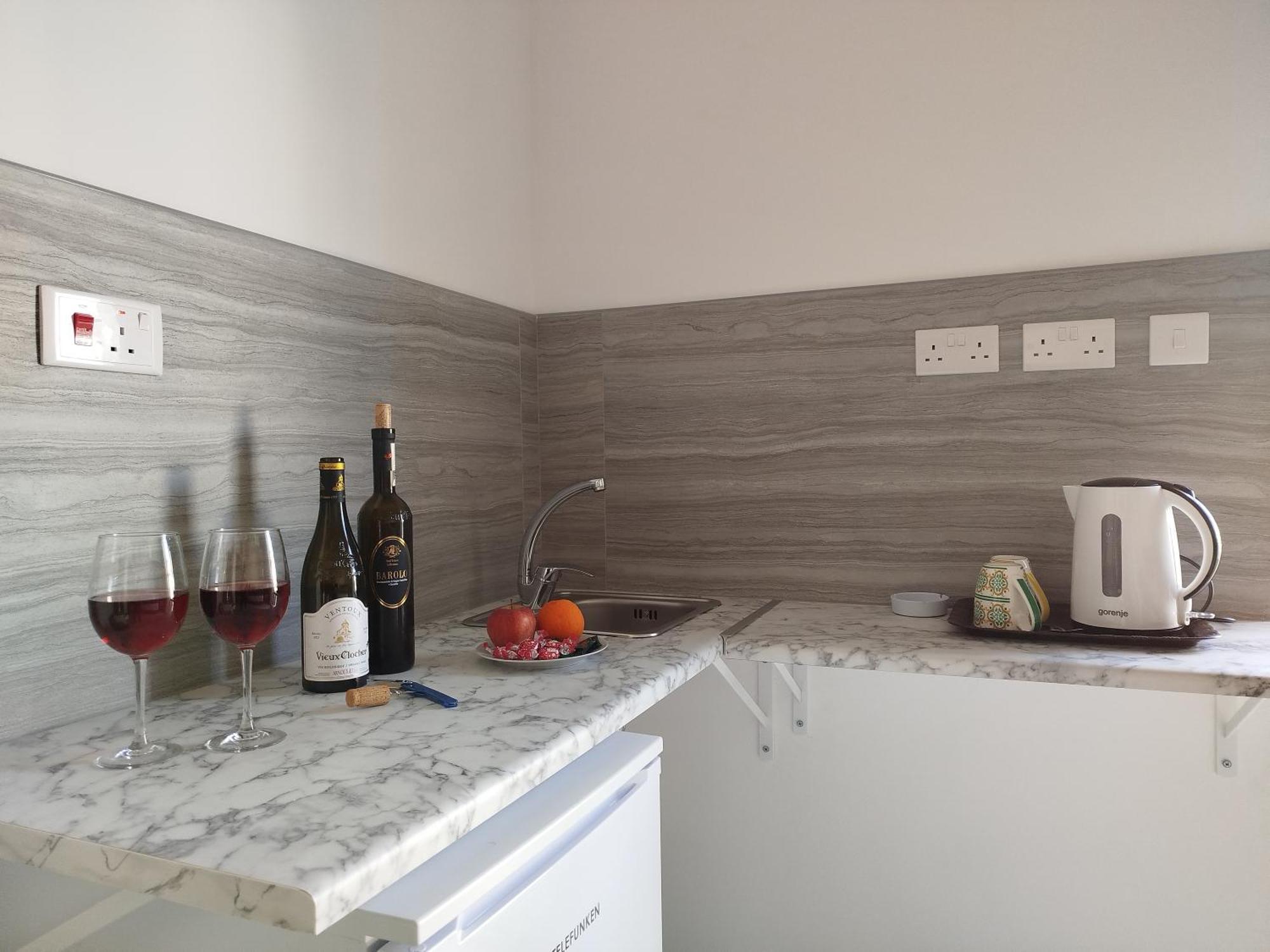 Limestone Sun Suites Слима Номер фото